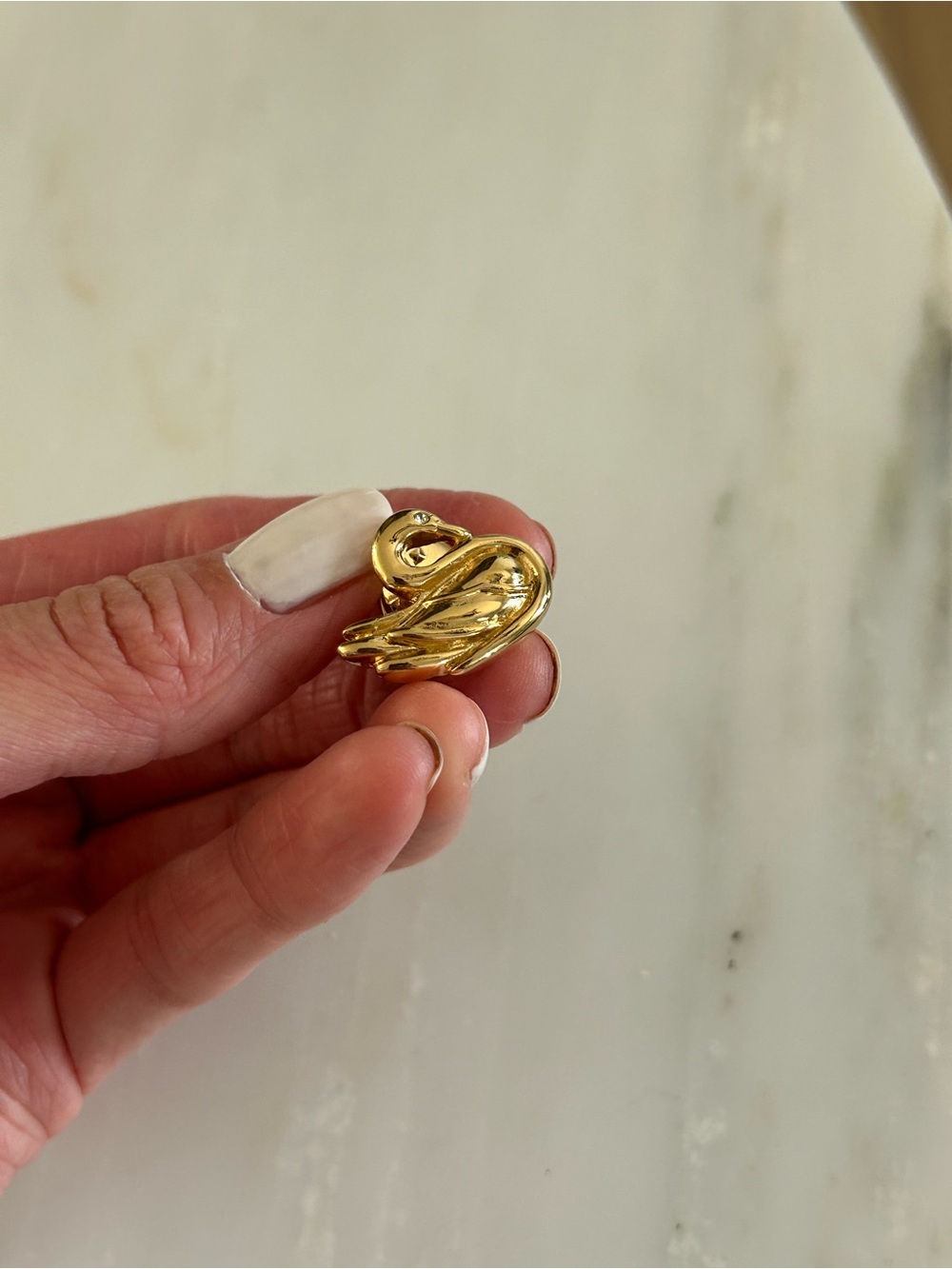 Vintage Gold Swan Pin Brooch - Picture 5 of 8